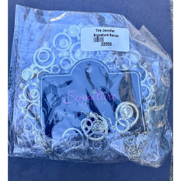 The Jennifer Paparazzi Zi Collection Necklace - Picture 2 of 5